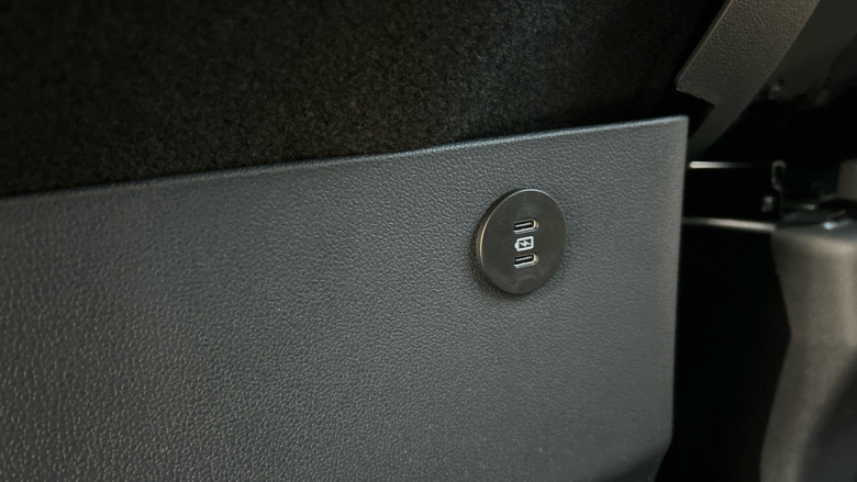 Ford Tourneo Custom 320 L1 Diesel Fwd 2.0 EcoBlue 136ps H1 Titanium 8 seater Auto